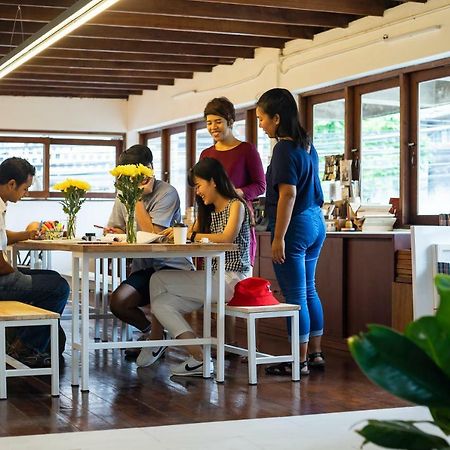 Bed and Breakfast The Localist Chiangmai (Adults Only) Чиангмай Экстерьер фото