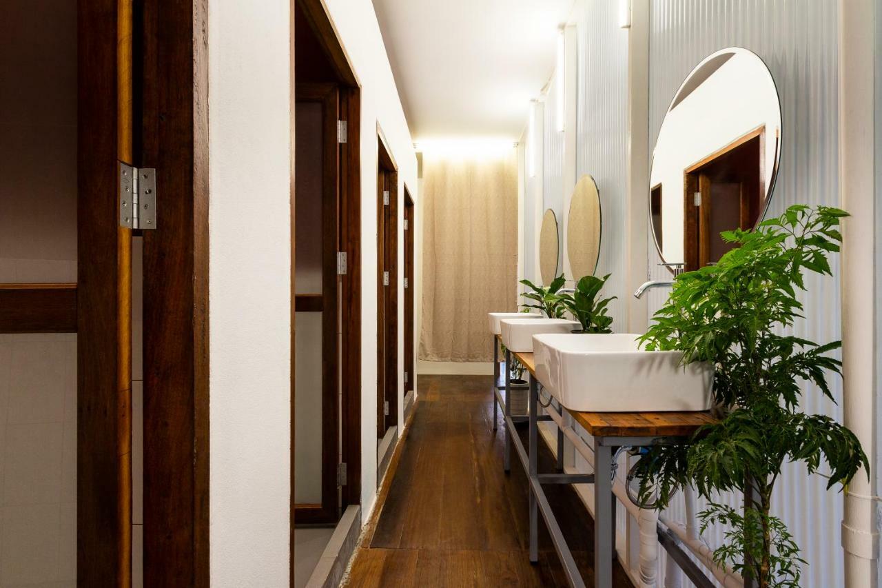 Bed and Breakfast The Localist Chiangmai (Adults Only) Чиангмай Экстерьер фото